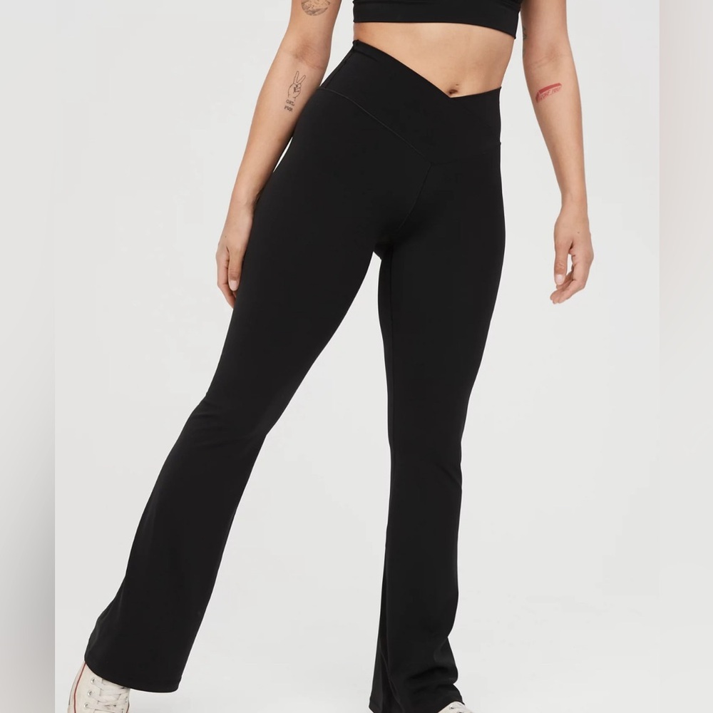 Aerie Offline High Waisted Crossover Flare Leggings